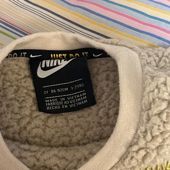 Nike Tan Sherpa Pullover - Picture 3 of 4